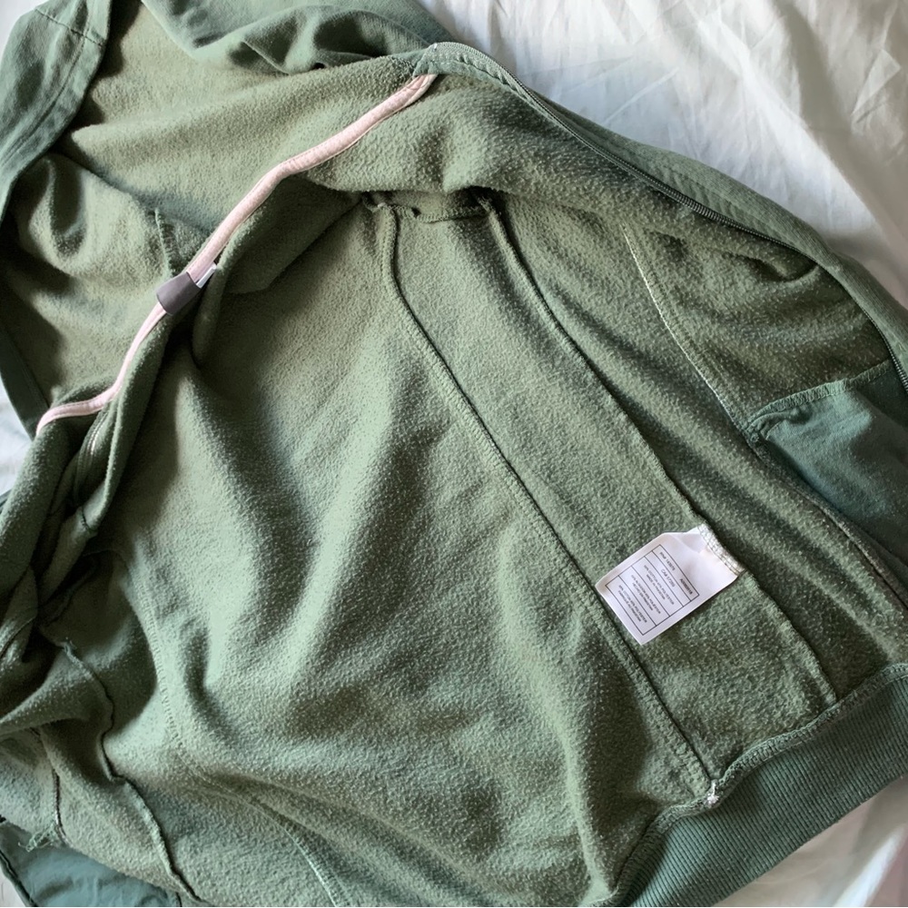 thin long sleeve - Picture 2 of 2